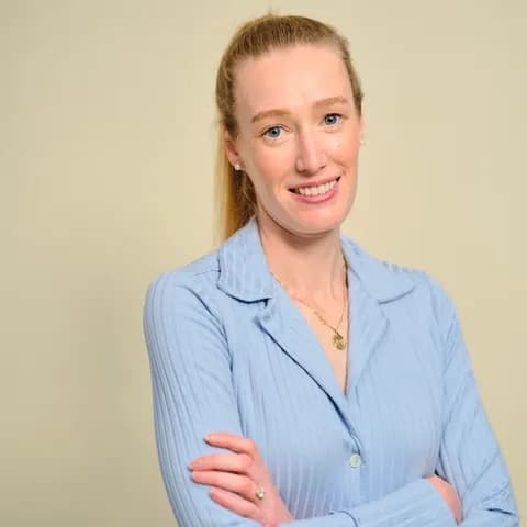 Emma Fahy, headshot